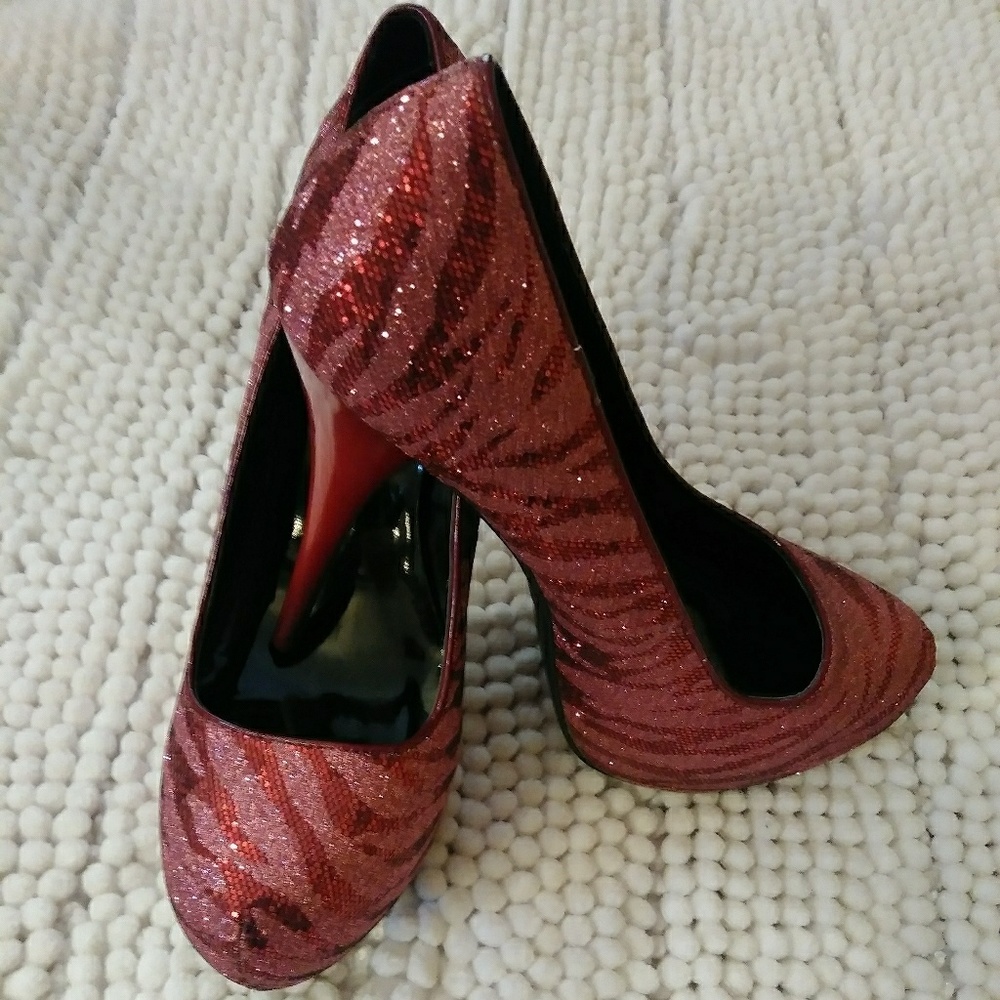 Shi Journeys Platform shoes